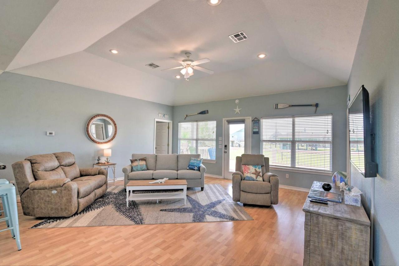 Bright Crystal Beach House, Walk To Coast! Vila Bolivar Peninsula Exterior foto